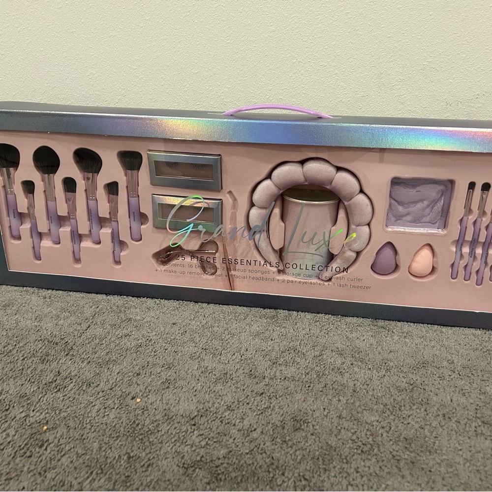 Makeup brush